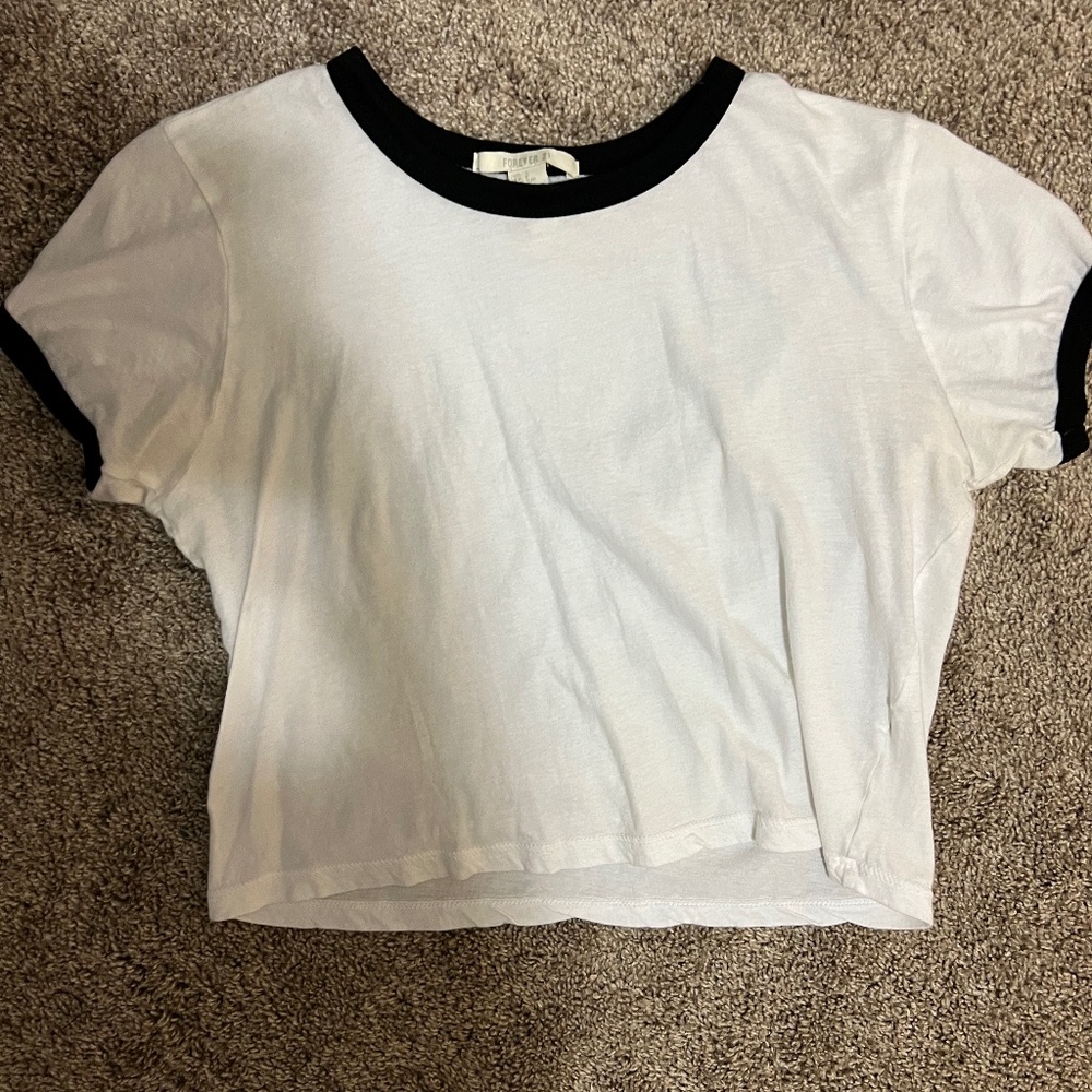 Cropped tee